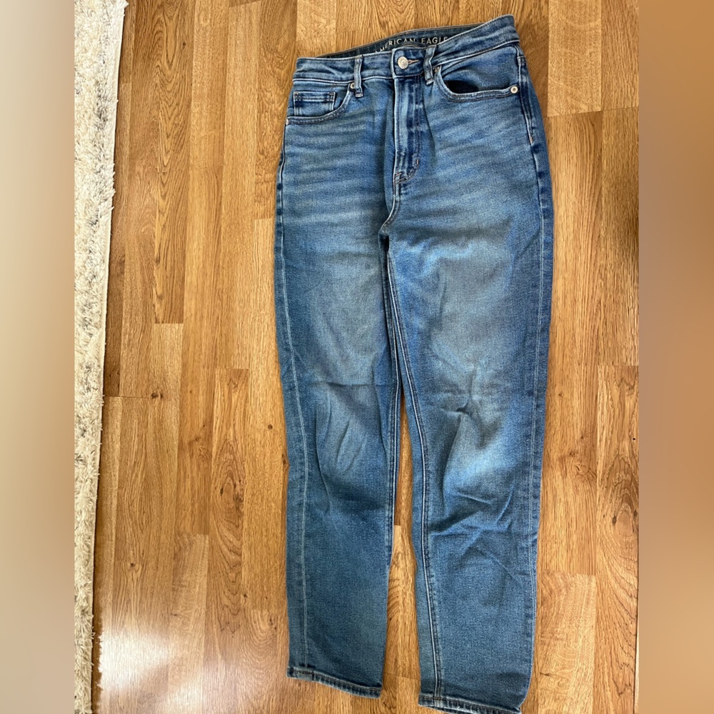 American Eagle Outfitters Mom Jeans